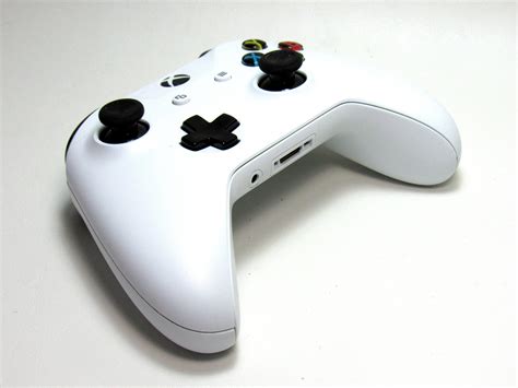 How would i do this? White Xbox One Controller Review - Xbox One S Controller ...