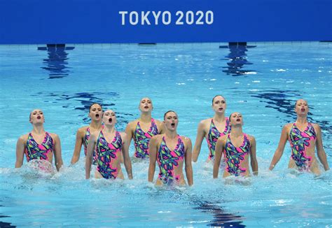 olympics stunning images from the artistic swimming routines in tokyo