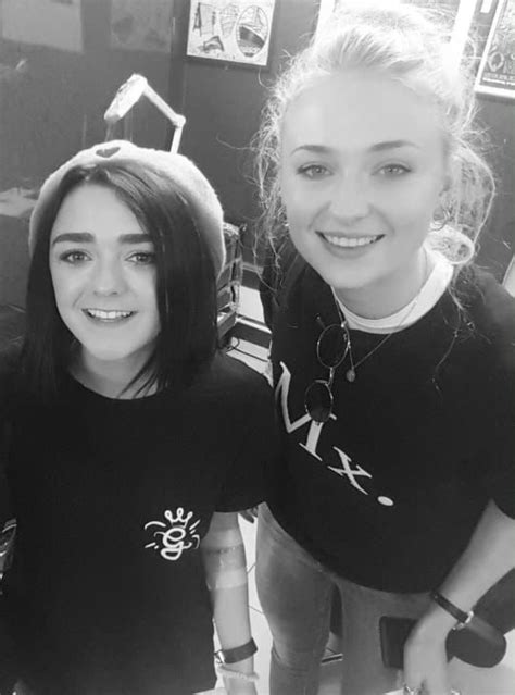 Pin By Devin Probasco On Mophie Maisie Williams Maisie Williams