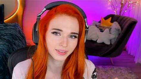 amouranth twitch income amouranth on twitter subsidizing streamer income through prime subs so