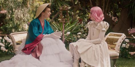 Paradise Hills Ecco Il Trailer Del Thriller Dalle Tinte Fantasy Con Emma Roberts E Milla