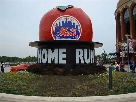 Mets Home Run Apple In The Top Hat Flickr Photo Sharing