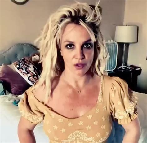 Britney Spears Posts Bizarre Instagram Video Tells Fans Not To Cal