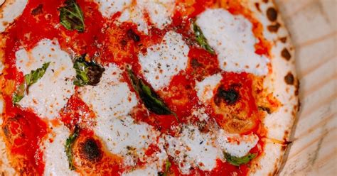 A Simple Margherita Recipe From A Brooklyn Pizza Expert Eater