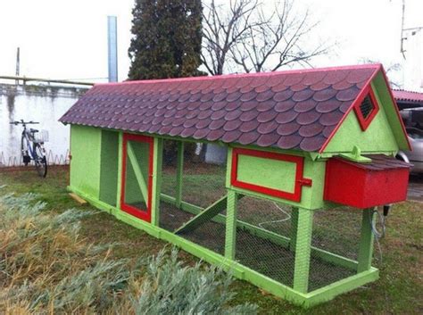 Or check out the 44 diy chicken coop plans above, as they range from simple to complex. Chicken Coops Made Out of Pallets | Pallet Wood Projects