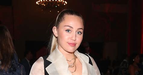 Miley Cyrus Took Back Her Apology For A Nude Photo From 10 Years Ago