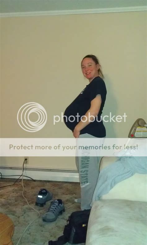 Sharing My Belly Photo When I Was 9 Months Pregnant With Dd Pic