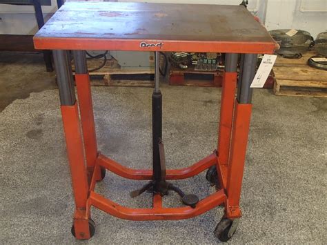 Presto Hydraulic Post Lift Table 2000lbs Capacity Btm Industrial