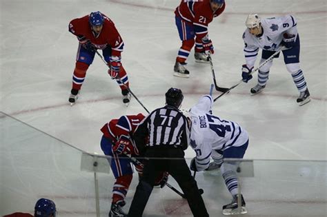 Make profit while watching your favourite hockey matches. NHL Hockey, Toronto Maple Leafs VS Montréal Canadiens, Mon ...