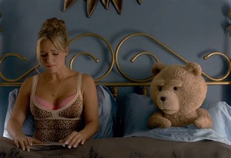 Trailer De Ted 2 Mostra Urso De Pelúcia Tentando Engravidar A Esposa