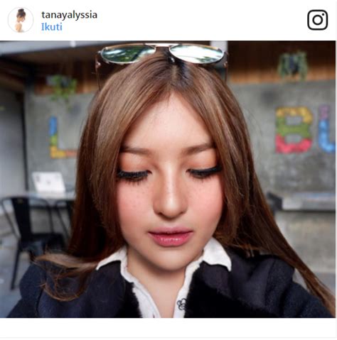 Wanita Ini Disebut Barbie Indonesia Namun Wajah Aslinya Tanpa Make Up