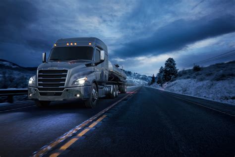 Freightliner Semi Tractor Transport Truck Wallpapers Hd Desktop Images