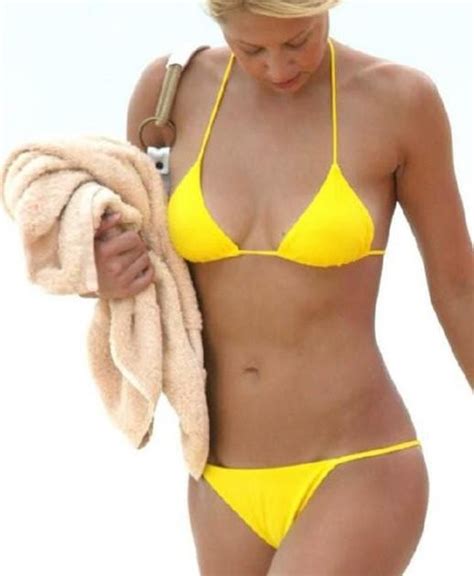 I Love To Expose Anna Kournikova Yellow Bikini Candids