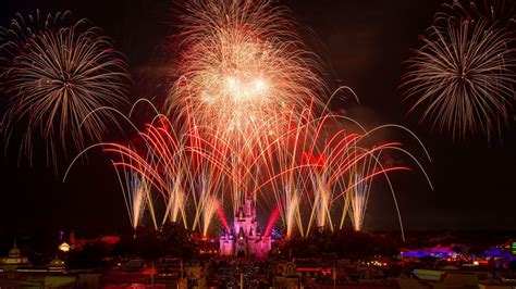 Fireworks, as usual, on tap at theme parks for Independence Day - Orlando Sentinel