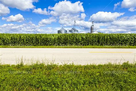 American Country Road Side View — Stock Photo © Maxym 31848173