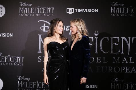 Angelina Jolie Y Michelle Pfeiffer Se Han Besado Cromosomax