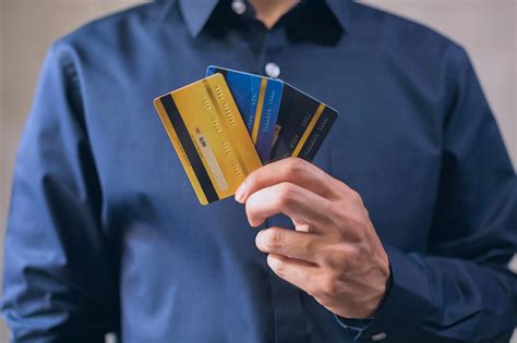 Fleet cards for truck drivers | Expense Management - AxleCards