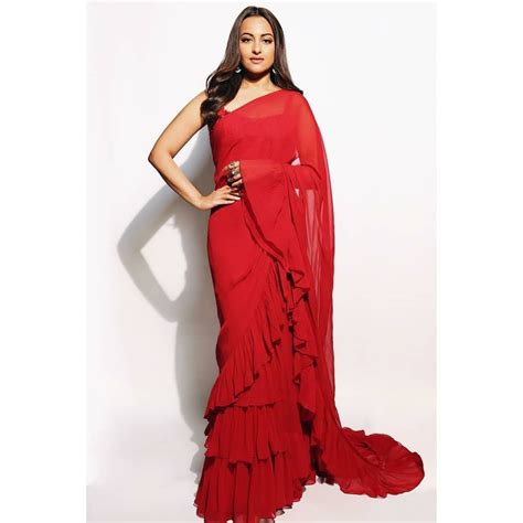 Sonakshi Sinha Looks Gorgeous💕💕💕 Indian Fashion Saree Saree Saree Designs