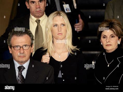 Amber Frey Flanked By Her Attorneys Nathan Goldberg And Gloria Allred