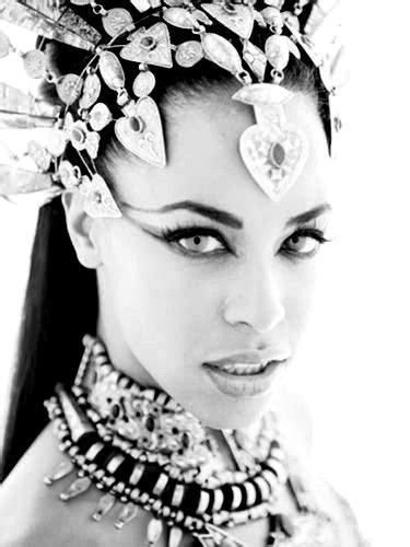 Aaliyah As Akasha In Queen Of The Damned La Reina De Los Condenados