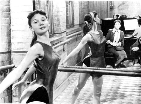 30 Photos Of Audrey Hepburn When She Was Young