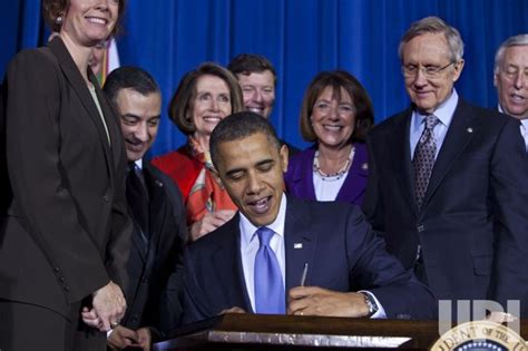 Photo President Obama Signs Dont Ask Dont Tell Repeal Act Of 2010