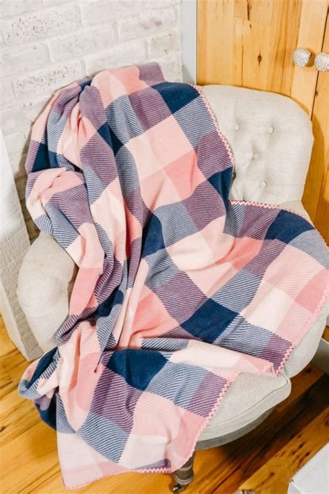 Diy Fleece Blanket 6 Different Ways Heather Handmade