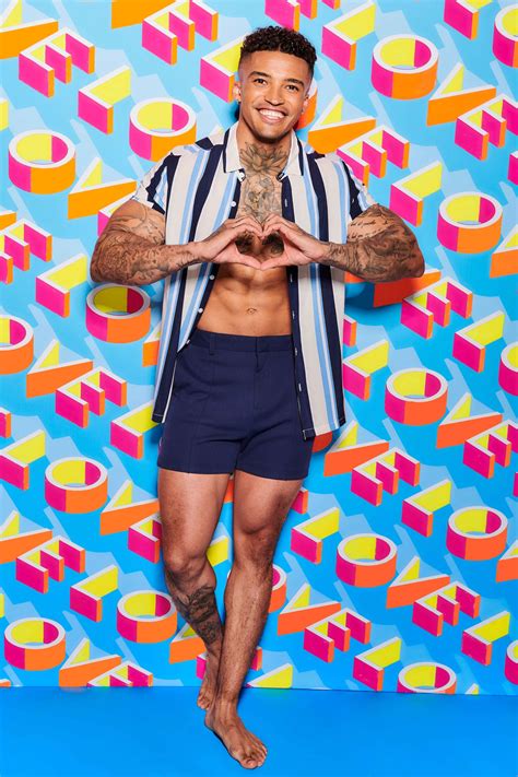 Love Islands Michael Griffiths Shows Off Belly And Bonnet