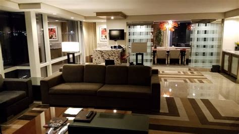 The corporate world in 1953, when manufacturing industry jobs were a force in the american economy. Aria Executive Hospitality Suite Review | SingleFlyer