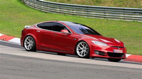 Model S Plaid Vs Model S Designer Entwirft Modernisiertes Tesla Model S Plaid Teslamag De