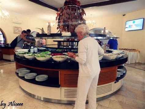 Rezerva online la cel mai mic pret, pe directbooking.ro! Degustari la restaurantul All you can Eat din Turcia ...