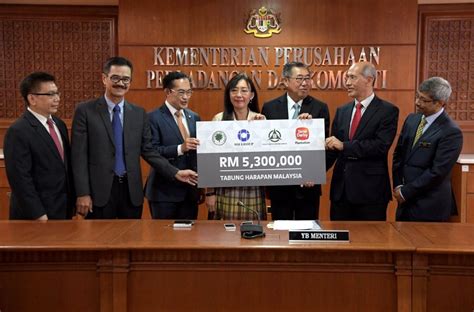 As a leading oil palm plantation company in sarawak and operating largely in rural areas, we have contributed and are committed to grow together with our local communities in creating jobs and alleviating poverty so as to improve lives of the present and future generations. Palm oil industry gives RM5.3 million to Tabung Harapan ...