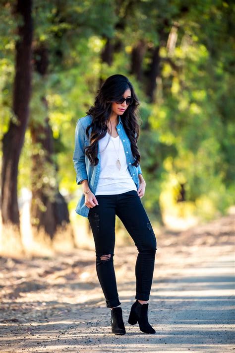 Fall Styling How To Wear A Denim Shirt And Denim Shirt Outfit Ideas Denim Shirt Outfit Denim