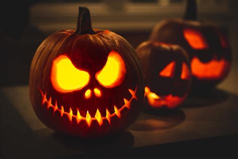 9 Halloween Symbols And Why They Represent The Holiday