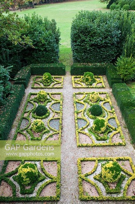 Villa reale di marlia, lucca. GAP Gardens - Parterre at Villa Reale de Marlia, Lucca ...