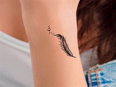 Discover Wrist Feather Tattoo Best Esthdonghoadian
