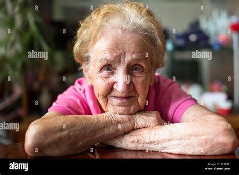 Elderly Woman Hi Res Stock Photography And Images Alamy