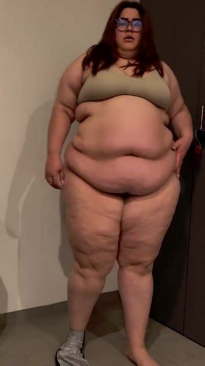Favorie Bbw Wearing Tight Old Clothes