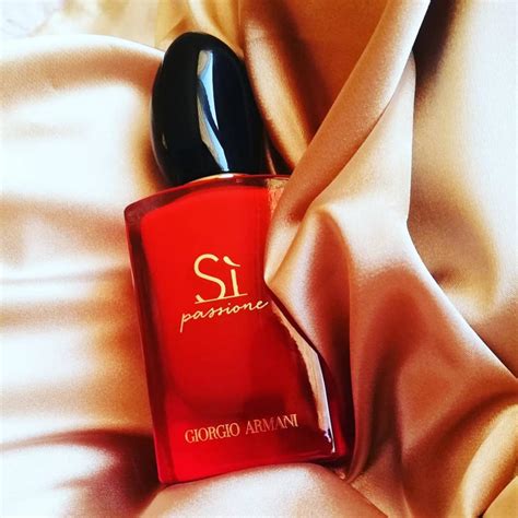 S Passione Intense Giorgio Armani Perfume A Fragrance For Women