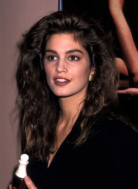 Cindy Crawford Posts A Stunning No Makeup Selfie — See The Pic