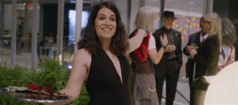 Review Broad City S5e5 Artsy Fartsy Graphic Policy