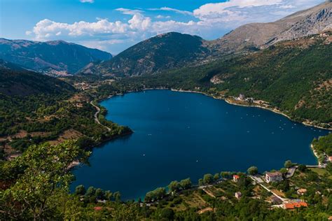 Lago Di Scanno Laghi Abruzzo Laghi Appennini Montagna Estate