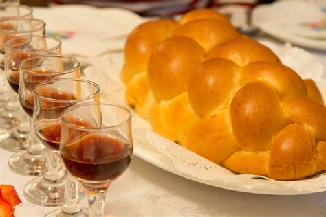 How to Host Shabbat Dinner | Shabbat dinner, Food, Shabbat recipes