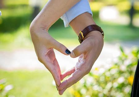 Eine namensänderung nach einer hochzeit muss beim zuständigen standesamt beantragt werden. Erledigungen nach der Hochzeit, an die Sie noch denken sollten
