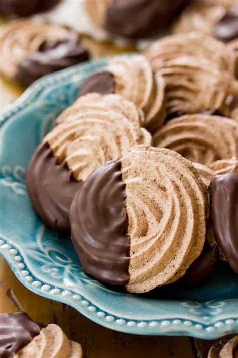 Check spelling or type a new query. How to make CHOCOLATE MERINGUES! These simple chocolaty ...