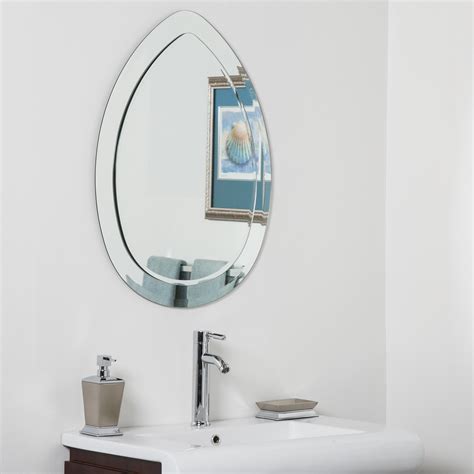 The following bathrooms are proof modern can be totally inviting—not to mention super you don't have to add a ton of decor accents to make your modern bathroom feel more inviting—literally all you need is a rug. Decor Wonderland Droplet Bathroom Mirror | Wayfair.ca