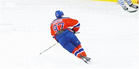 You can choose the most popular free eagles score gifs to your phone or computer. 2/11/2016: Connor McDavid goes top-shelf to score his 2nd ...
