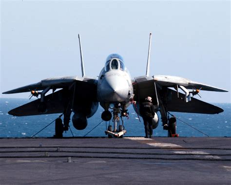 F 14 Tomcat The Navy Fighter It Wishes It Could Bring Back From The