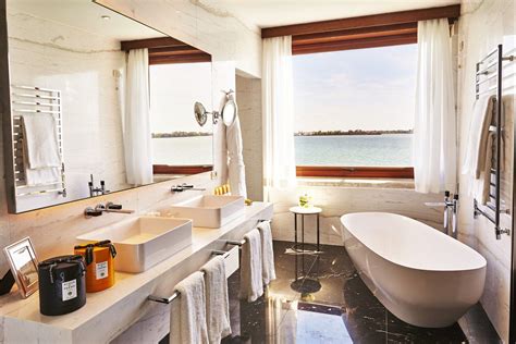 17 Beautiful Hotel Bathrooms Around The World Bathrooms Remodel