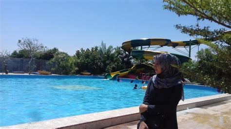 Cek lokasi liburan bersama keluarga memang yang paling menyenangkan. Takalar Beach Waterboom, Objek Wisata Baru di ...